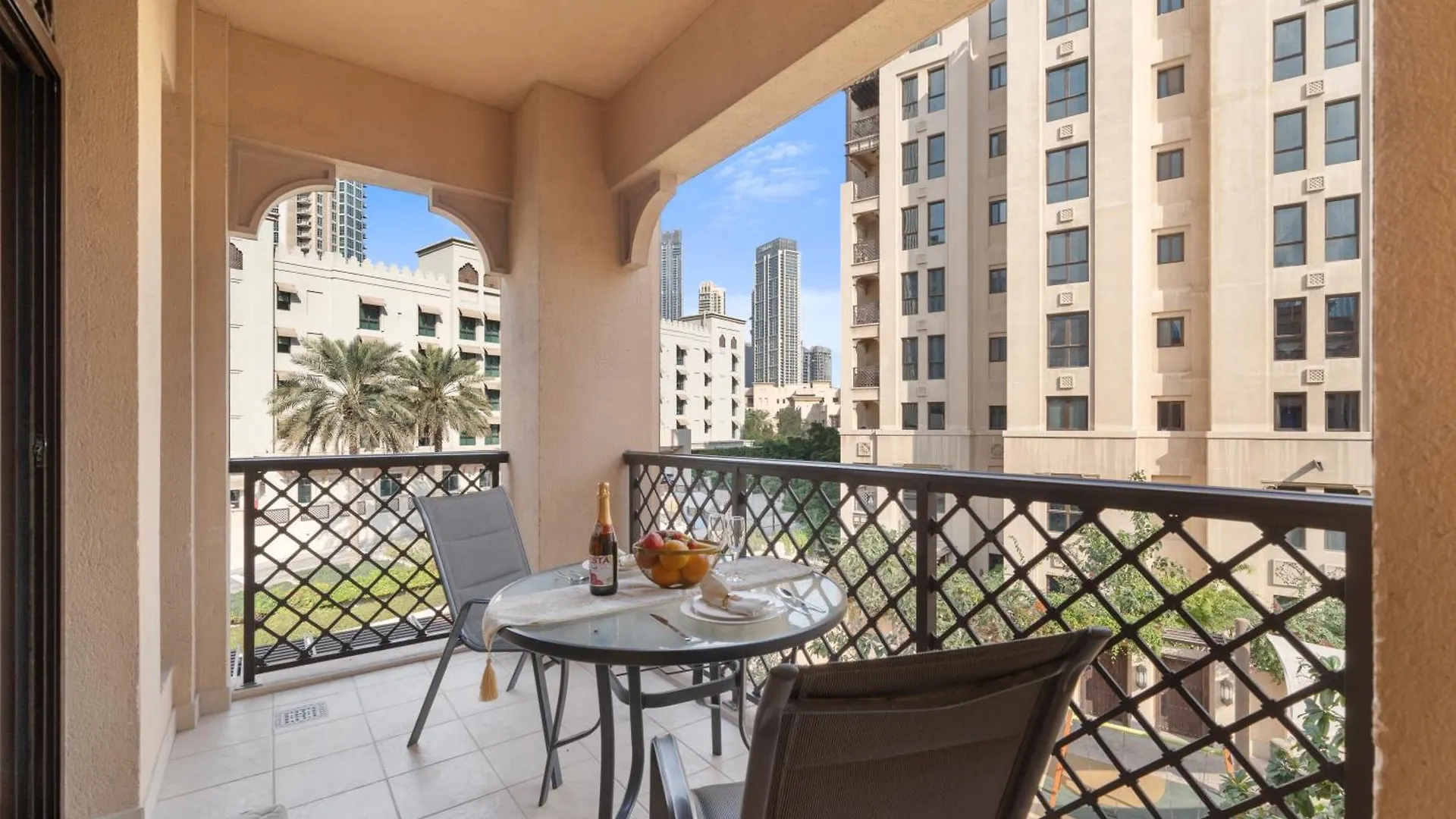 Burj Khalifa View - Zanzabeel Downtown Dubai - Free Parking Apartment